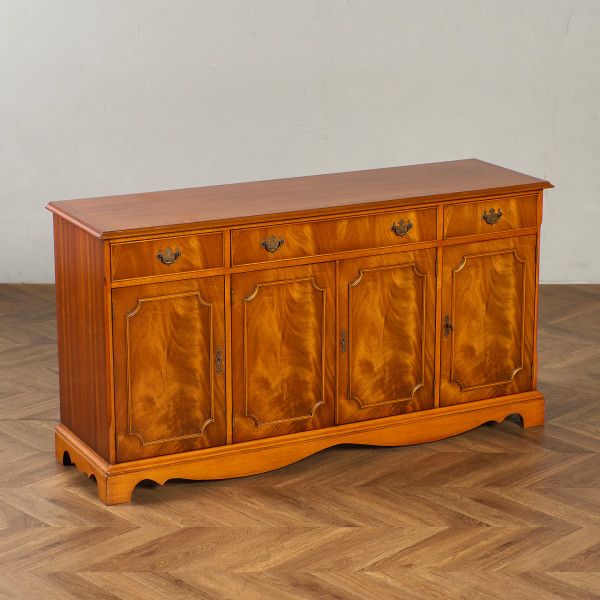 Rakuten - サイドボード イギリス イチイ スタイルブレンド・ファニチャー Styleblend Furniture Ltd サイドボード 英国 飾り棚 キャビネット リビングボード 収納 レトロ 鍵付 アンティーク スタイル #98419