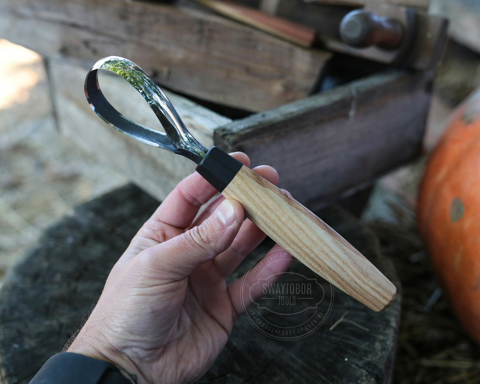 【ウクライナ製】スモールオーバルナイフ 木彫りノミ 丸型ガウジ カービングチゼル SWAYTOBOR 高品質 炭素鋼 ウッドーカービング ククサ作り 木工鑿 ストロングウェイ