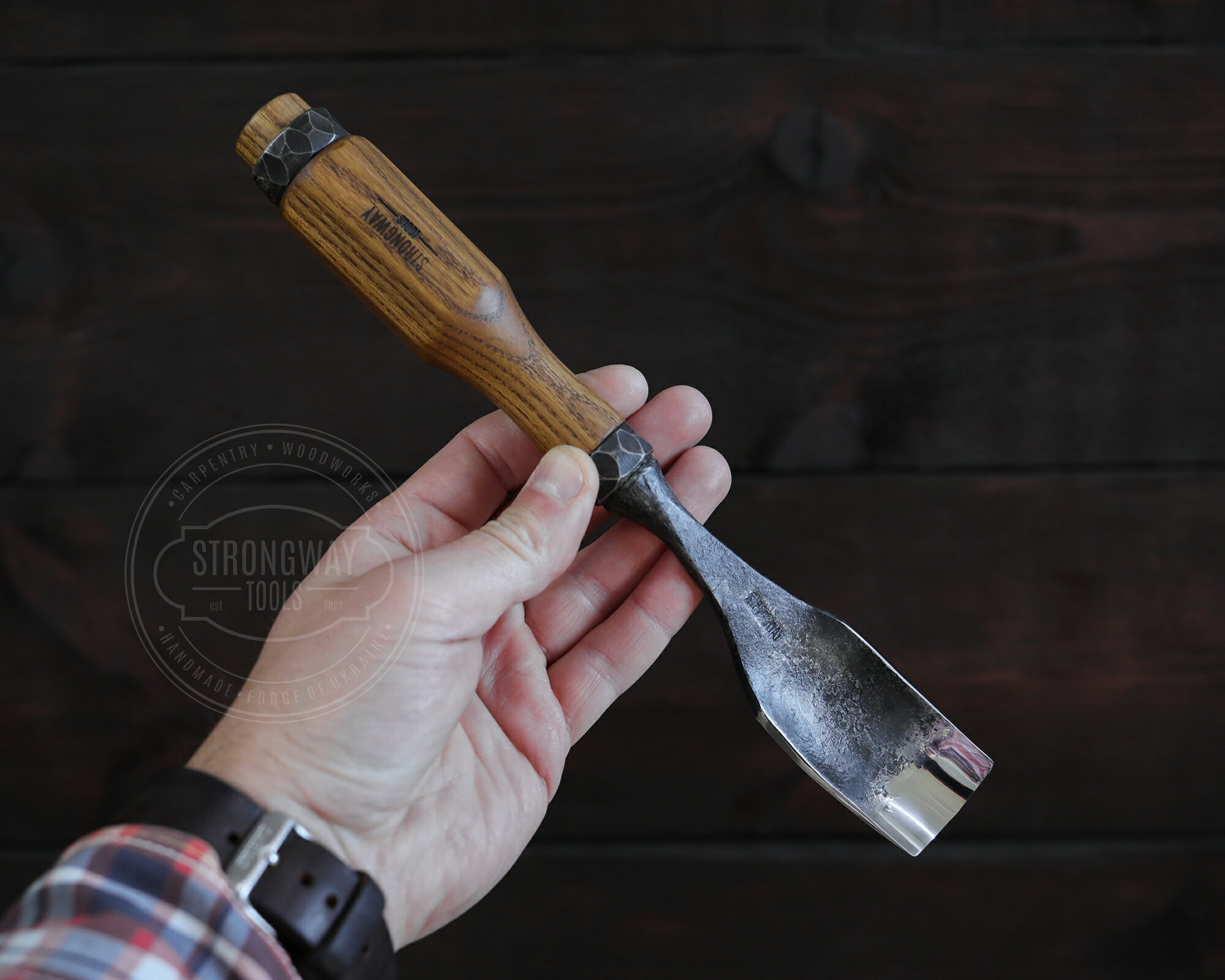 【ウクライナ製】木彫りノミ 丸型 カービングチゼルNo1 高品質 炭素鋼 ウッドーカービング ククサ作り 木工鑿 スプーン、ククサ作り、グリーンウッドワークにおすすめ！ ウクライナの鍛冶職人が一つひとつ手作業で仕上げた本格木工ノミ。深い切り...