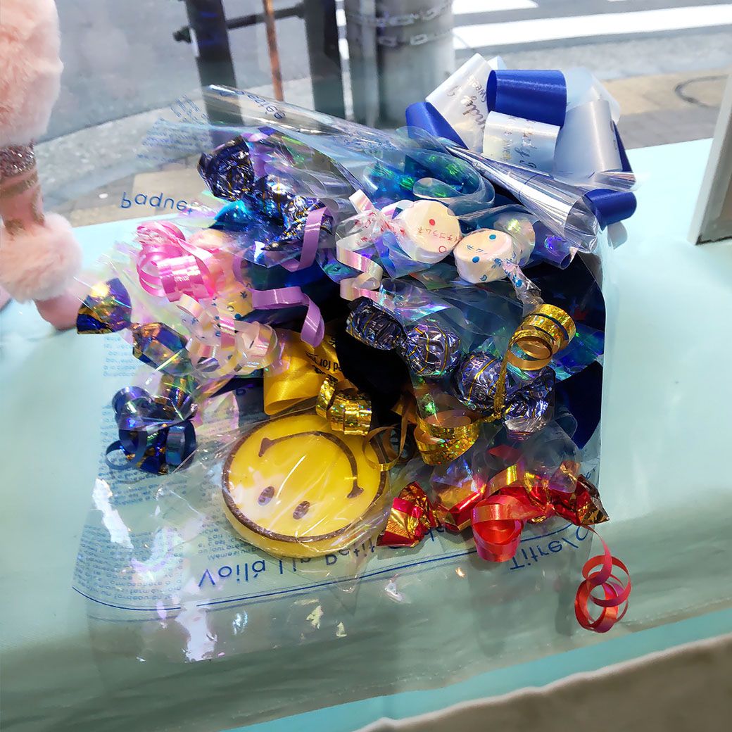 スパイラルカーニバール　キャンディーブーケ キャンディブーケ あす楽【正規販売店】お菓子 ブーケ 花束 チョコレート チョコ キャンディー キャンディ ラムネ 誕生日 お祝い プレゼント 発表会 記念日 結婚 開店祝 出産祝 楽屋見舞い サプライズ 手持ち スマイル ギフトのサムネイル