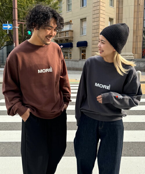 【ユニセックス】【送料無料】1975 TOKYO(1975 トーキョー)"MORE"裏毛トレーナーキャナルジーン CANALJEAN レディース メンズ ロゴ プリント 刺繍 カジュアル オーバーサイズ おしゃれのサムネイル