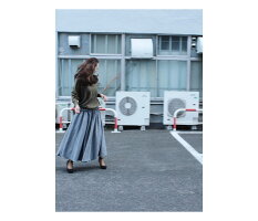 オンヒップフレアスカート綿裏地つき