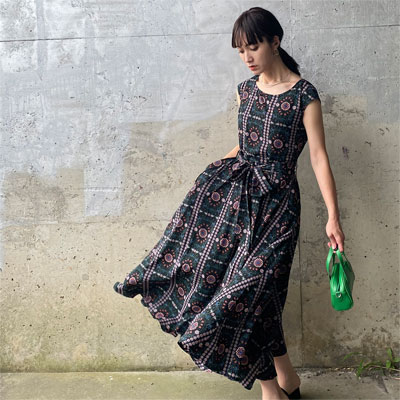春夏お出かけスタイル♪オリエンタル花柄刺繍ロングワンピース 春夏お出かけスタイル♪オリエンタル花柄刺繍ロングワンピース
