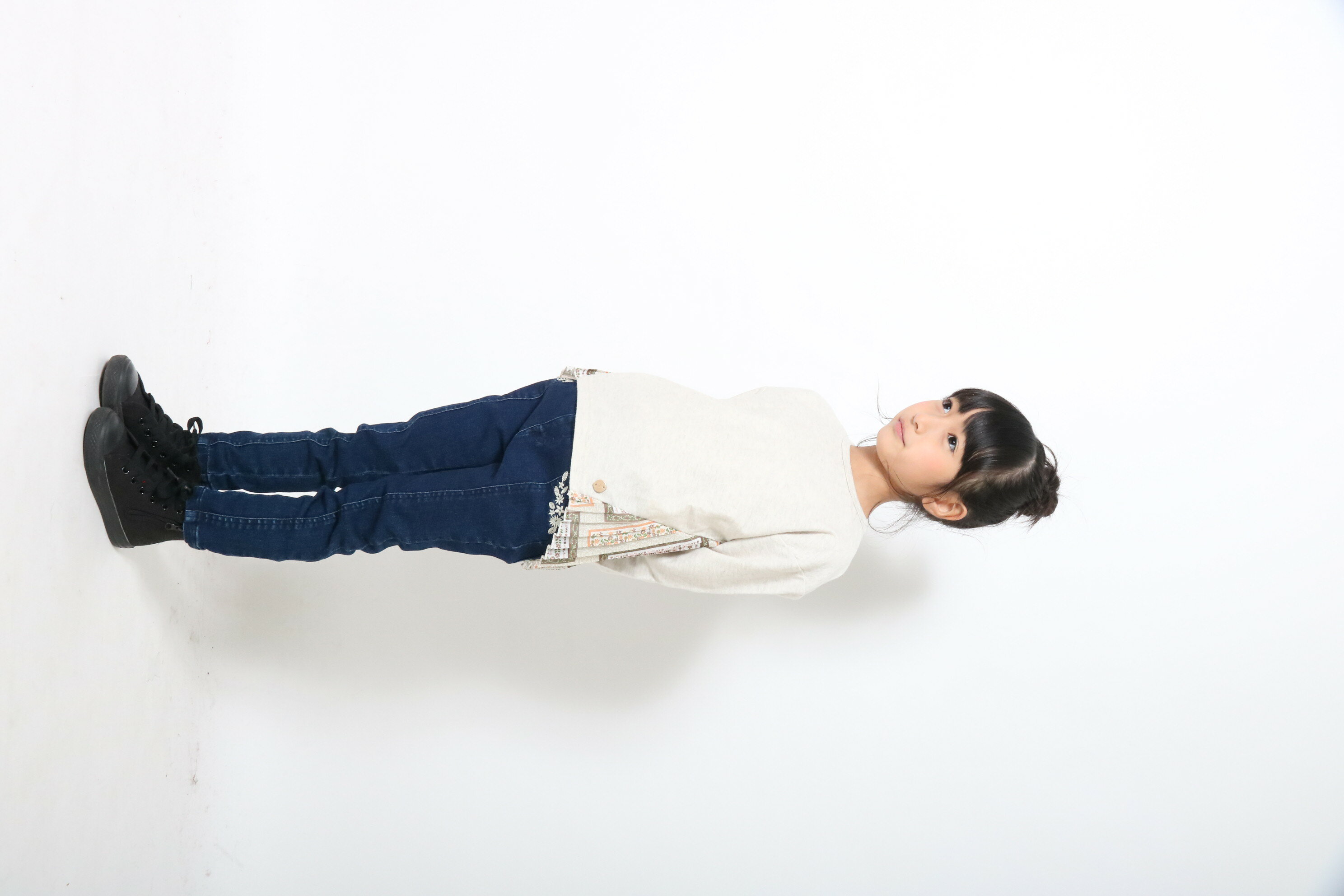 子供服 女の子 80 90 100 爆安プライス 110 120 130cm 140cm 30%OFFセール 80cm-140cm ネイビー biscuit ラポシェビスキュイ la お花刺繍入りデニムパンツ サックス poche 子供服 女の子 80 90 100 爆安プライス 110 120 130cm 140cm 30%OFFセール 80cm-140cm ネイビー biscuit ラポシェビスキュイ la お花刺繍入りデニムパンツ サックス poche