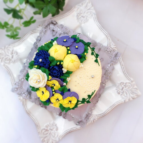 青い花畑のケーキ　5号サイズ　本物みたいな食べられるフラワーケーキ...