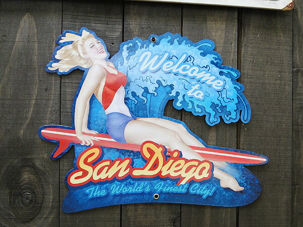 ピンナップガール　ウェルカム・トゥ・サンディエゴ　U.S.ヘヴィースチールサイン　アメリカン雑貨　ア ...