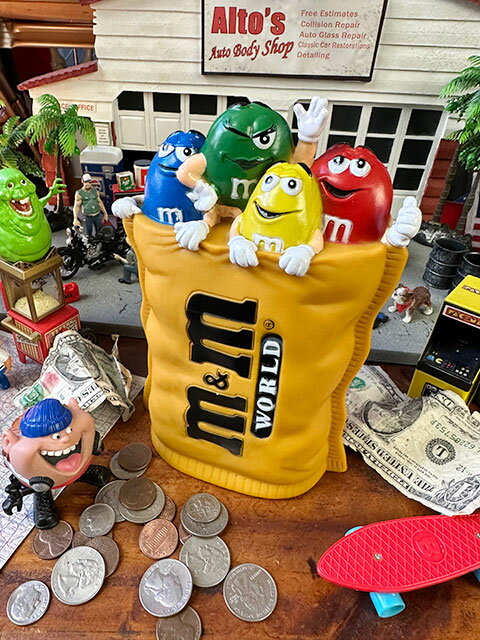 ポップシーン作りに大活躍♪ m&m'sキャラクターコインバンク ■ こだわり派が夢中になる! 人気のアメリカ雑貨屋 アメリカ 雑貨 アメリカン雑貨 貯金箱 おしゃれ インテリア インテリア 雑貨 生活雑貨 おもしろ かわいい 置物 オブジェ アメキャラ