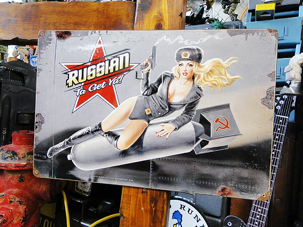ピンナップガール　＆　戦闘機　U.S.ヘヴィースチールサイン　（ロシアンミサイルレディ）　看板　アメ ...