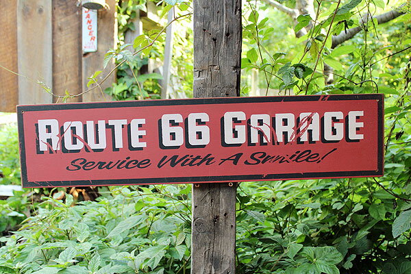 昔のルート66　ウッドサイン　（ルート66ガレージ）