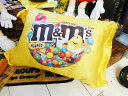 m＆m'sチョコ　クッションピロー（イエロー） ■ アメリカ雑貨 アメリカン雑貨 アメキャラ