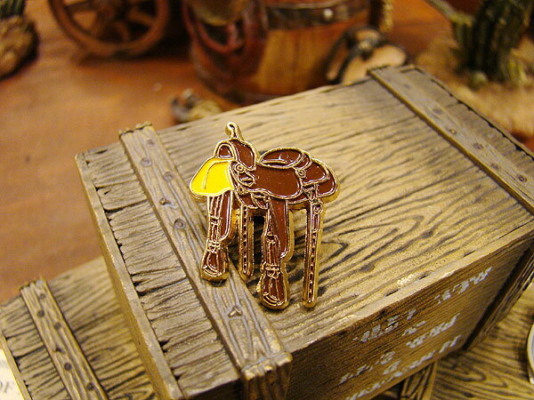 ウエスタン ピンバッジ （ホースサドル） アメリカン雑貨 アメリカ雑貨 ウエスタングッズ ウエスタン雑貨 ウェスタン