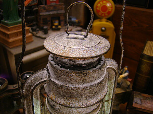 メーカーさんのこだわりが詰まった逸品! 古めかしいアンティークランタン風のテーブルライト(LEDライト仕様/ACアダプター付属) Lサイズ/ホワイト ■ アメリカ雑貨 アメリカン雑貨 照明 おしゃれ通販格安セール情報 楽天 通販