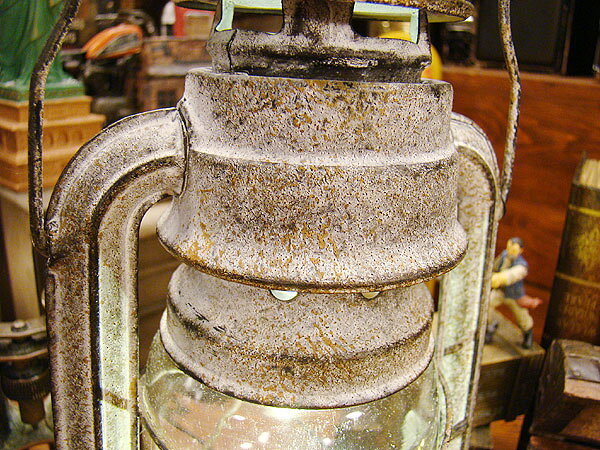 メーカーさんのこだわりが詰まった逸品! 古めかしいアンティークランタン風のテーブルライト(LEDライト仕様/ACアダプター付属) Sサイズ/ホワイト ■ アメリカ雑貨 アメリカン雑貨 照明 おしゃれ インテリア通販格安セール情報 楽天 通販