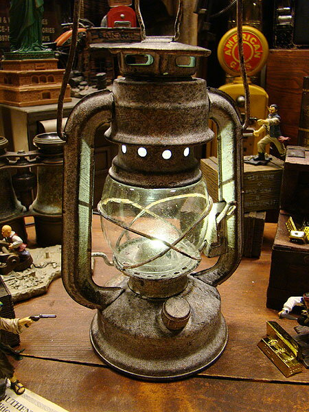 メーカーさんのこだわりが詰まった逸品! 古めかしいアンティークランタン風のテーブルライト(LEDライト仕様/ACアダプター付属) Sサイズ/ホワイト ■ アメリカ雑貨 アメリカン雑貨 照明 おしゃれ インテリア