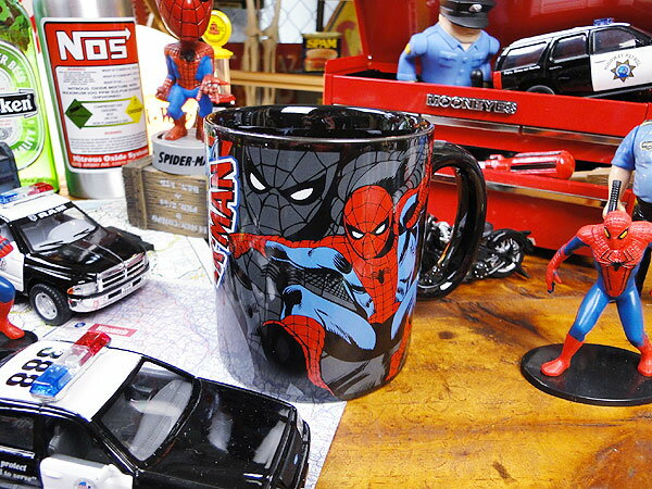 スパイダーマンのマグカップ ■ こだわり派が夢中になる! 人気のアメリカ雑貨屋 アメリカ 雑貨 アメリカン雑貨 生活雑貨 おしゃれ 人気 ギフト プレゼント マグカップ カッコイイ男の部屋 アメコミ アメキャラ