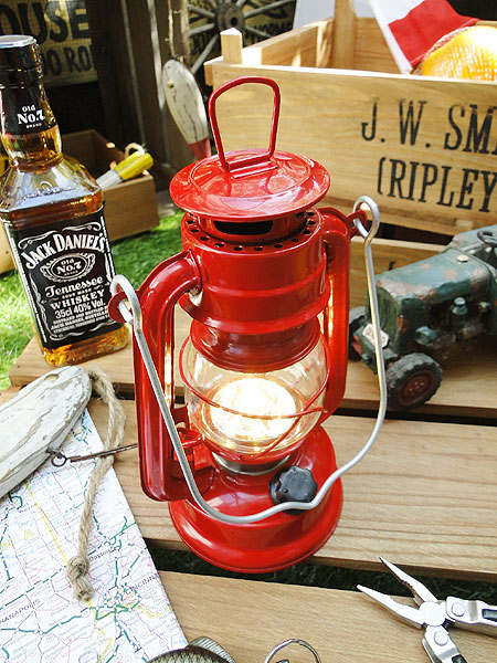 子供の頃のあの冒険心が蘇る! ランタン型LEDランプ ■ ヒトとは違うオシャレなアウトドアスタイル♪ アメリカ雑貨 アメリカン雑貨 アウトドア ガーデニング ライト 生活雑貨 照明 おしゃれ インテリア インスタ映え通販格安セール情報 楽天 通販