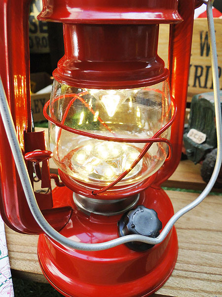 子供の頃のあの冒険心が蘇る! ランタン型LEDランプ ■ ヒトとは違うオシャレなアウトドアスタイル♪ アメリカ雑貨 アメリカン雑貨 アウトドア ガーデニング ライト 生活雑貨 照明 おしゃれ インテリア インスタ映え通販格安セール情報 楽天 通販