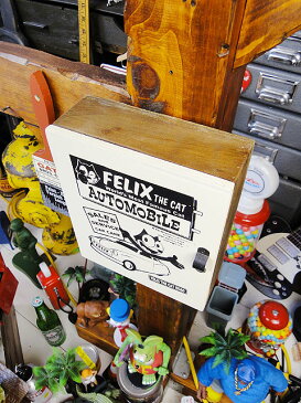 フィリックスのウッドキーボックス(ホワイト/カー) ■ アメリカ雑貨 アメリカン雑貨 おしゃれ 収納 人気 ブランド インテリア 雑貨 グッズ 壁掛け アメリカ雑貨 鍵掛け カッコイイ男の部屋を目指せ! アメリカ雑貨屋 アメキャラ 木箱 壁飾り