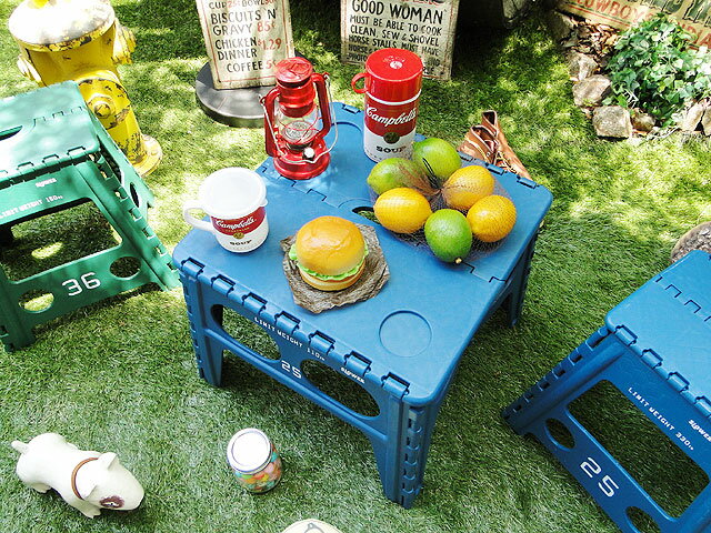 フォルディング・テーブル(ブルー) ■ アメリカン雑貨 アメリカ雑貨 アメリカ 雑貨 人気 おしゃれ アウトドア キャンプ ピクニック ローテーブル ピクニック 折りたたみ 折り畳み インテリア レジャーテーブル 海水浴 インスタ映え グッズ通販格安セール情報 楽天 通販