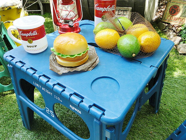 フォルディング・テーブル(ブルー) ■ アメリカン雑貨 アメリカ雑貨 アメリカ 雑貨 人気 おしゃれ アウトドア キャンプ ピクニック ローテーブル ピクニック 折りたたみ 折り畳み インテリア レジャーテーブル 海水浴 インスタ映え グッズ通販格安セール情報　楽天　通販