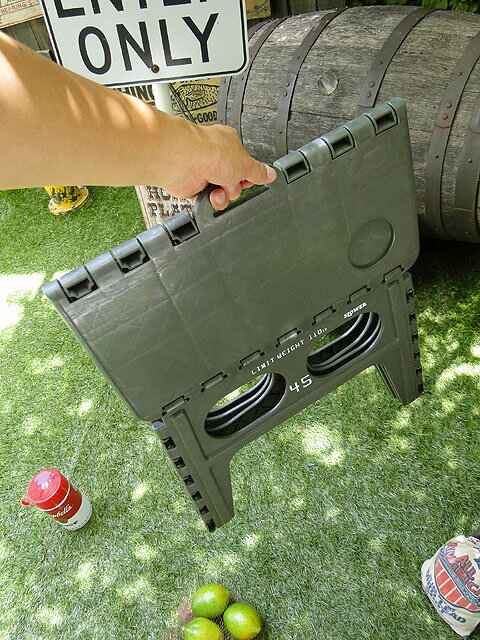 フォルディング・テーブル アーミーグリーン ■ アメリカン雑貨 アメリカ雑貨 アメリカ 雑貨 人気 おしゃれ アウトドア キャンプ ピクニック ローテーブル 花見 ピクニック 折りたたみ 折り畳み レジャーテーブル 海水浴 グッズ通販格安セール情報 楽天 通販