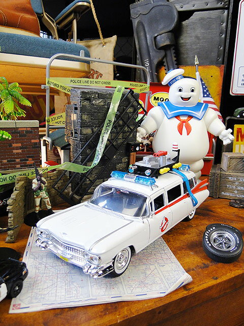 映画　ゴーストバスターズ　ECTO-1　ダイキャストミニカー　1/24スケール