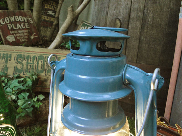 オイルランプのようなレトロデザイン! マーキュリー LEDランタン(ブルー) ■ アメリカ雑貨 アメリカン雑貨 おしゃれキャンパー おしゃれ 人気 停電 防災対策 ランタン 電池 アウトドア 懐中電灯 キャンプ テント BBQ ピクニック ギフト通販格安セール情報 楽天 通販