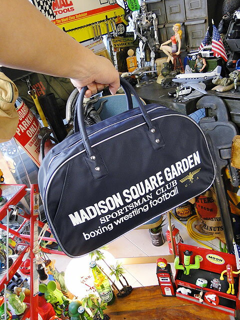 マジソンバッグ Mサイズ ■ アメリカ雑貨 アメリカン雑貨 アメリカ 雑貨 madison bag マジソン バック 人気 復刻 おしゃれ スポーツバッグ レジャーバッグ ボストンバッグ 80年代 レディース 流行 学生 大ヒット 90年代 部活 鞄 かばん ジムバッグ　通学バッグ　通学用