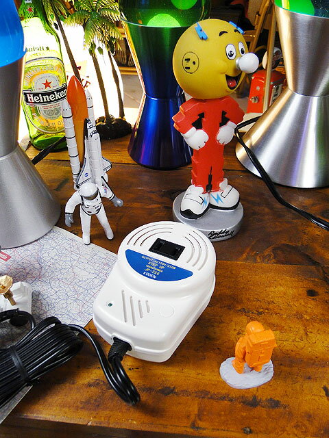 コンセントから来てる日本の100v電源を1vにパワーアップ アメリカの電化製品を日本で使用するために使う変圧器 100v 1vに電圧変換できる小型万能アップトランス 昇圧 変圧器 日本製 未使用品 Lサイズ 250wまで対応 アメリカン雑貨 アメリカ雑貨