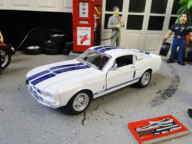 1967年シェルビーGT500 ミニカー 1/38スケール