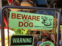 アメリカの蓄光ミニサイン (猛犬注意) 看板 アメリカン雑貨 アメリカ雑貨 防犯グッズ アメリカンサインボード 案内看板 案内標識 警告サイン