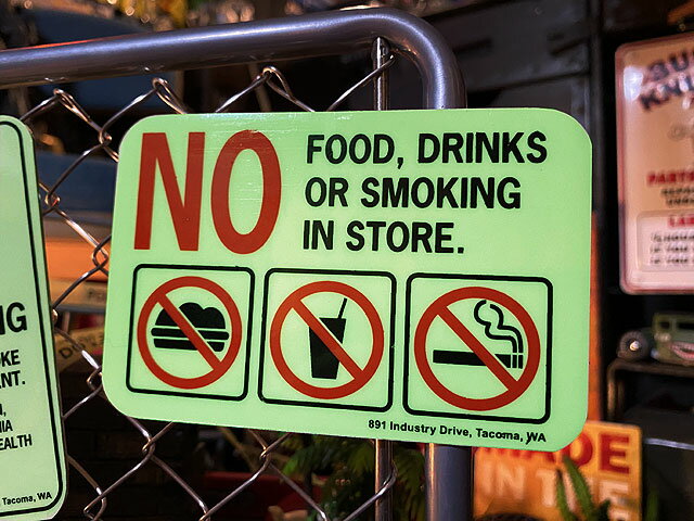 アメリカの蓄光ミニサイン (飲食禁止および禁煙) 看板 アメリカン雑貨 アメリカ雑貨 グッズ