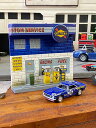 ジョニーライトニング50周年 スノコサービスステーション&1967年シボレー・カマロ ジオラマミニカーセット アメリカン雑貨 アメリカ雑貨 グッズ