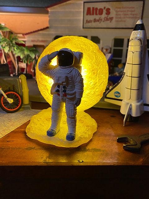 樂天商城 - ★アウトレット★【訳あり品】アストロノーツ　ムーンルームランプ　※点灯しません　アメリカン雑貨　アメリカ雑貨　グッズ　ライト　ランプ　照明　間接照明　ライティンググッズ おしゃれ