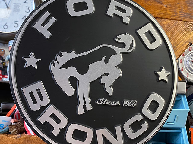 フォード　ブロンコ　ラウンド型看板　アメリカン雑貨　アメリカ雑貨　グッズ
