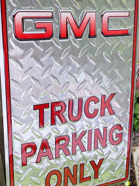 GMCトラック専用駐車場　パーキングサイン　（鉄板柄）　看板　アメリカン雑貨　アメリカ雑貨　グッズ 2