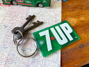 7UP ラバーキーホルダー (ロゴ/レクタングル) MADE IN U.S.A. アメリカン雑貨 アメリカ雑貨 グッズ