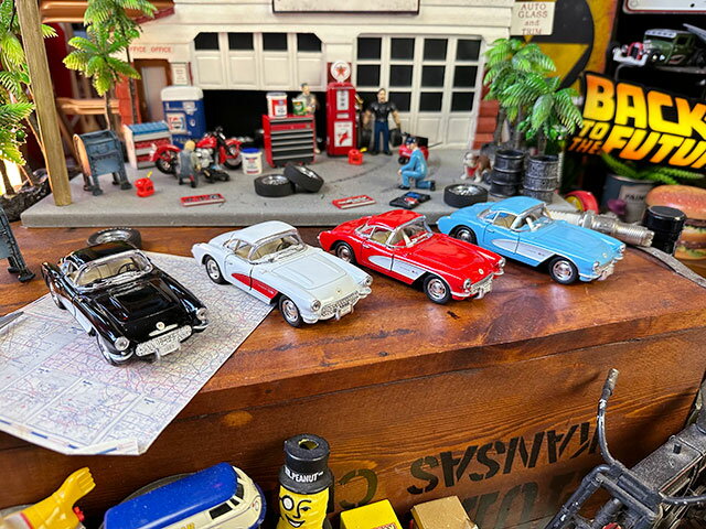 1957年　シボレー　コルベット　ダイキャストミニカー　1/34スケール　（4台セット）　プルバックカー　　アメリカン雑貨　アメリカ雑貨　モデルカー　ジオラマ　グッズのサムネイル