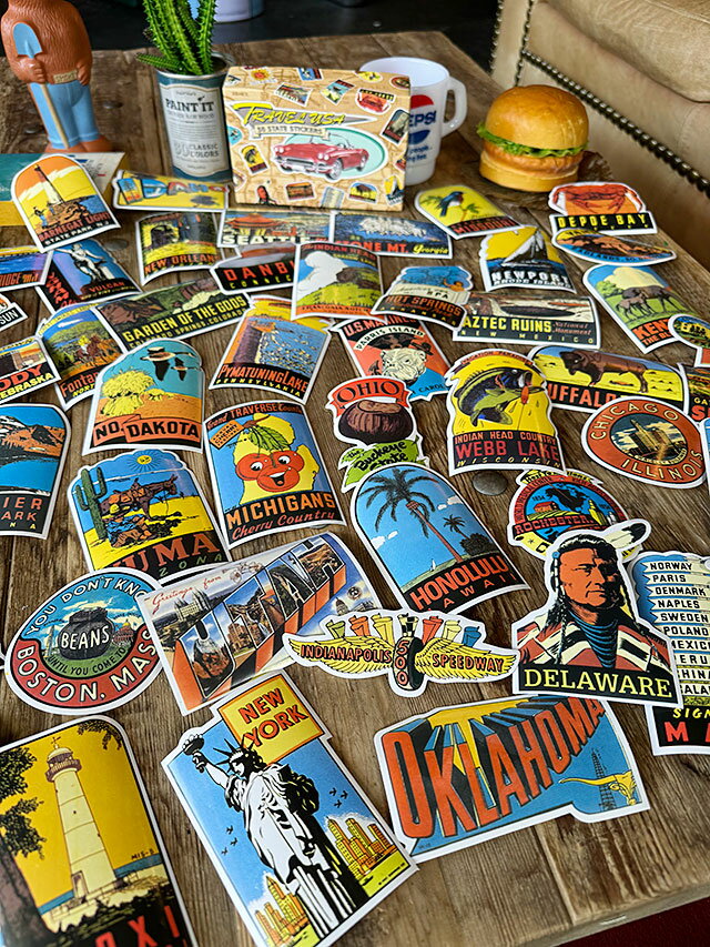 スーツケースを昔の旅行トランク風にできるトラベルステッカー ダルトン レトロステイツステッカー 50枚セット アメリカン雑貨 アメリカ雑貨 グッズ おしゃれ かっこいい ガレージ雑貨 ガレージング雑貨 ショップインテリア