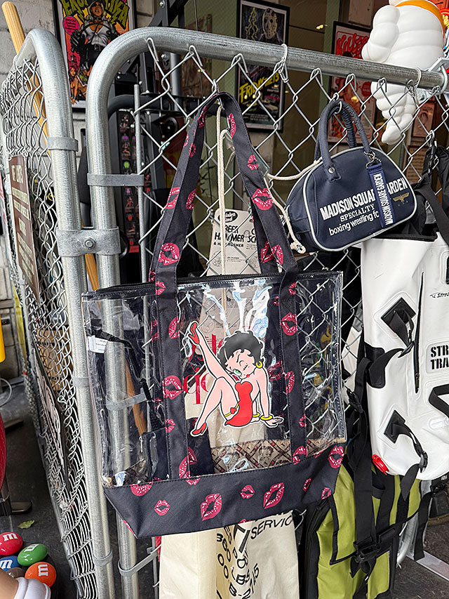 ベティ・ブープ　クリア　トートバッグ　ミニポーチ付き（ブラック/リップ）　アメリカン雑貨　アメリ..