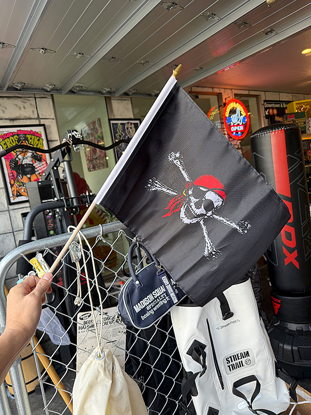 海賊旗 スティックフラッグ Lサイズ （レッドバンダナ） アメリカン雑貨 アメリカ雑貨 グッズ おしゃれ ショップインテリア