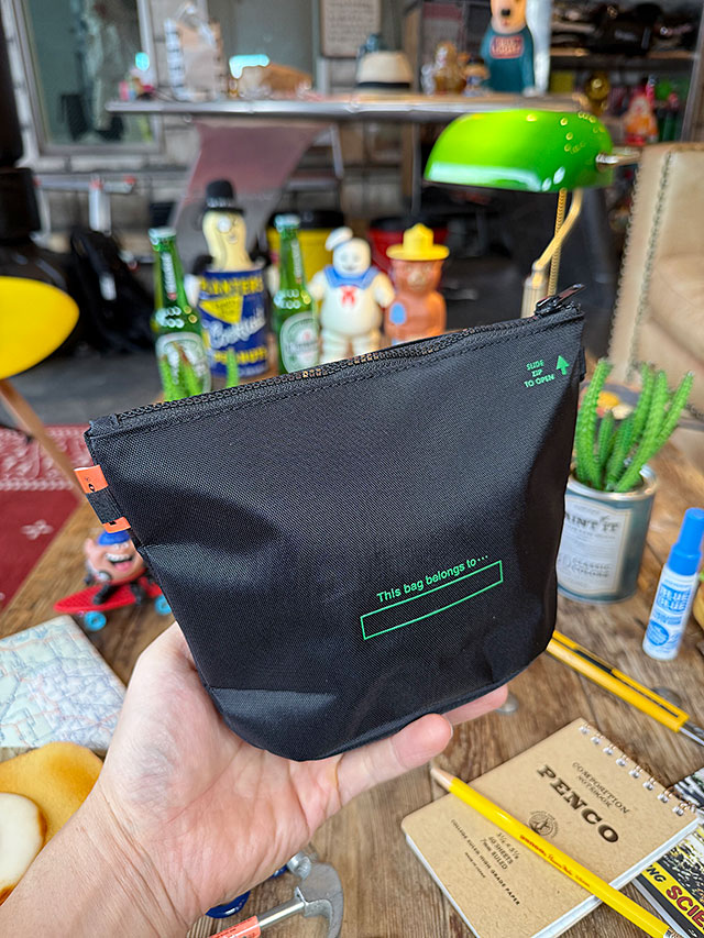 PENCO　ペンコ　バケットポーチ　（ブラック）　収納ポーチ　トラベルポーチ　ガジェットポーチ　化粧ポーチ　HIGHTIDE　ハイタイド　アメリカン雑貨　アメリカ雑貨　グッズ　おしゃれステーショナリー　おしゃれ文房具　文具　ショップインテリア candytower-10056637 アメリカ雑貨通販キャンディタワー サンプル画像2