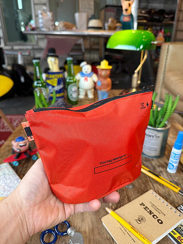 PENCO　ペンコ　バケットポーチ　（オレンジ）　収納ポーチ　トラベルポーチ　ガジェットポーチ　化粧ポーチ　HIGHTIDE　ハイタイド　アメリカン雑貨　アメリカ雑貨　グッズ　おしゃれステーショナリー　おしゃれ文房具　文具　ショップインテリア candytower-10056630 アメリカ雑貨通販キャンディタワー サンプル画像2