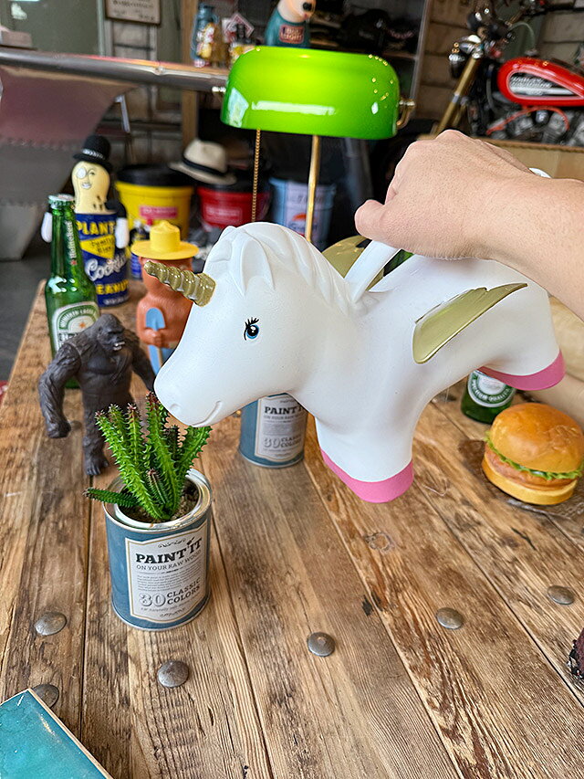 ユニコーン　ウォータリングカン　ジョウロ　アメリカン雑貨　アメリカ雑貨　ガーデニンググッズ　ガーデニング雑貨　グリーンインテリア　水やり　庭　おしゃれ　ジョーロの商品画像 2