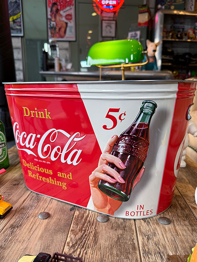 コカ・コーラ　パーティータブ　（コンツアーボトル）　オーバルバケツ　オーバルタブ　アメリカン雑貨　アメリカ雑貨　コカコーラグッズ　おしゃれ　ショップインテリア candytower-10057086 アメリカ雑貨通販キャンディタワー サンプル画像3