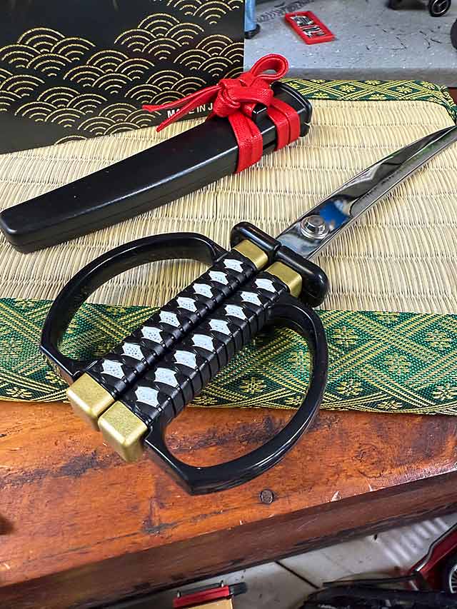 関の刃物 日本刀はさみ 関市の刃物職人が手掛けた逸品 日本製 アメリカン雑貨 アメリカ雑貨 ジョークグッズ ジョーク雑貨 おもしろ プレゼント ギフト おしゃれ...