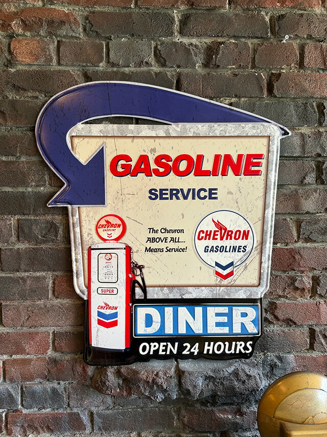 シェブロン　ロードサイドダイナー　エンボスティンサイン　ブリキ看板　アメリカン雑貨　アメリカ雑貨　グ ...