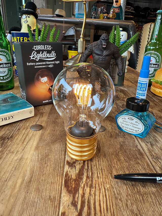 SUCK UK コードレス バルブランプ フィラメント USB充電式 電球型 LEDライト アメリカン雑貨 アメリカ雑貨 グッズ ライト ランプ 照明 間接照明 ライティンググッズ おしゃれ ショップインテリア