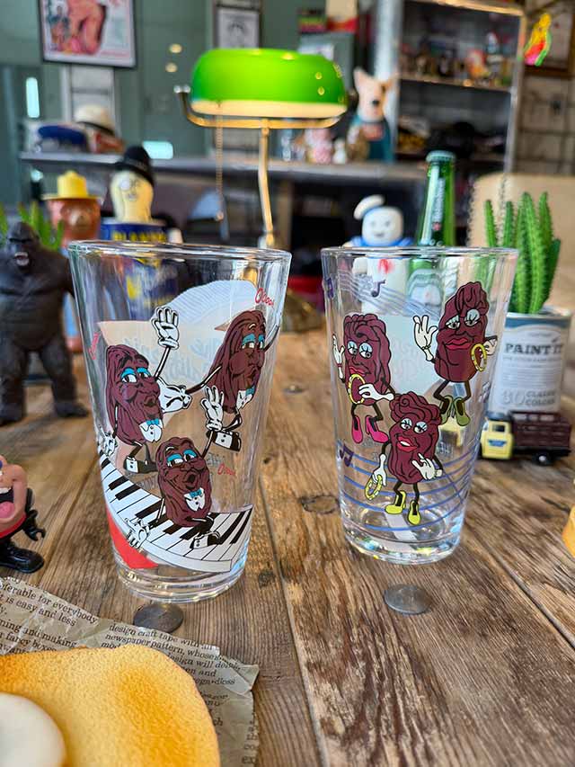 カリフォルニアレーズン　ペアグラス　（2個セット）　アメリカン雑貨　アメリカ雑貨　カンパニーグッ..