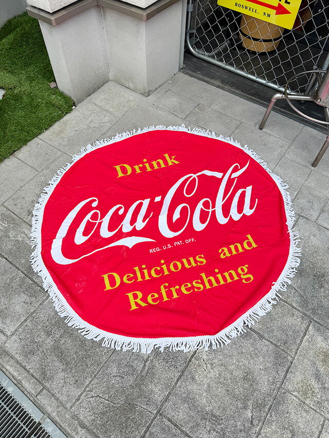 コカ・コーラ　サーキュラータオル　120cm　ラウンドタオル　ビーチタオル　アメリカン雑貨　アメリカ雑貨　コカコーラグッズ　おしゃれ　ショップインテリア